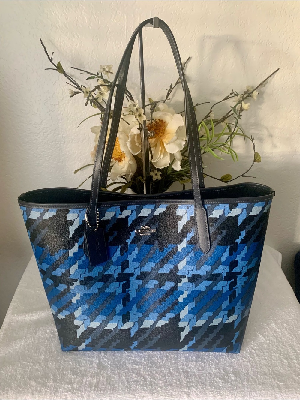 Coach Large City Tote Graphic Plaid Print
Blue & Black Carryall